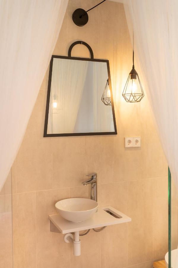 Sitges Beach Hostal ภายนอก รูปภาพ
